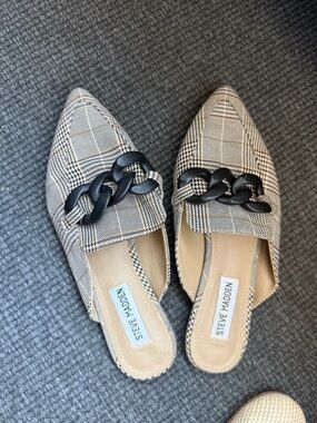 Steve Madden Plaid Pointed Mule with Black Chain Accent